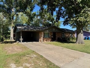 705 SE 10th St in Bentonville, AR - Building Photo - Building Photo