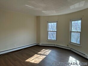 54 S Huntington Ave, Unit 15 in Boston, MA - Building Photo - Building Photo
