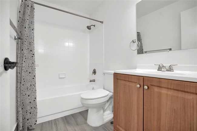 6835 SW 45th Ln in Miami, FL - Building Photo - Building Photo