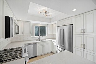 26342 Forest Ridge Dr, Unit 1E in Lake Forest, CA - Building Photo