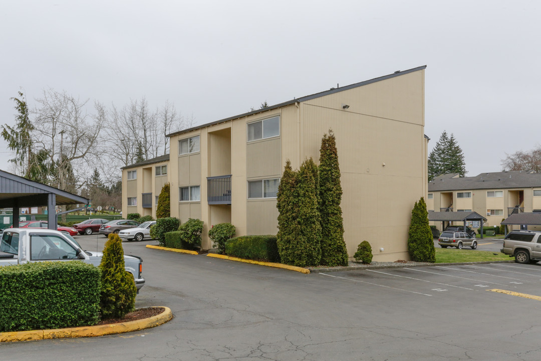 Liberty Lake Condominiums in Federal Way, WA - Building Photo