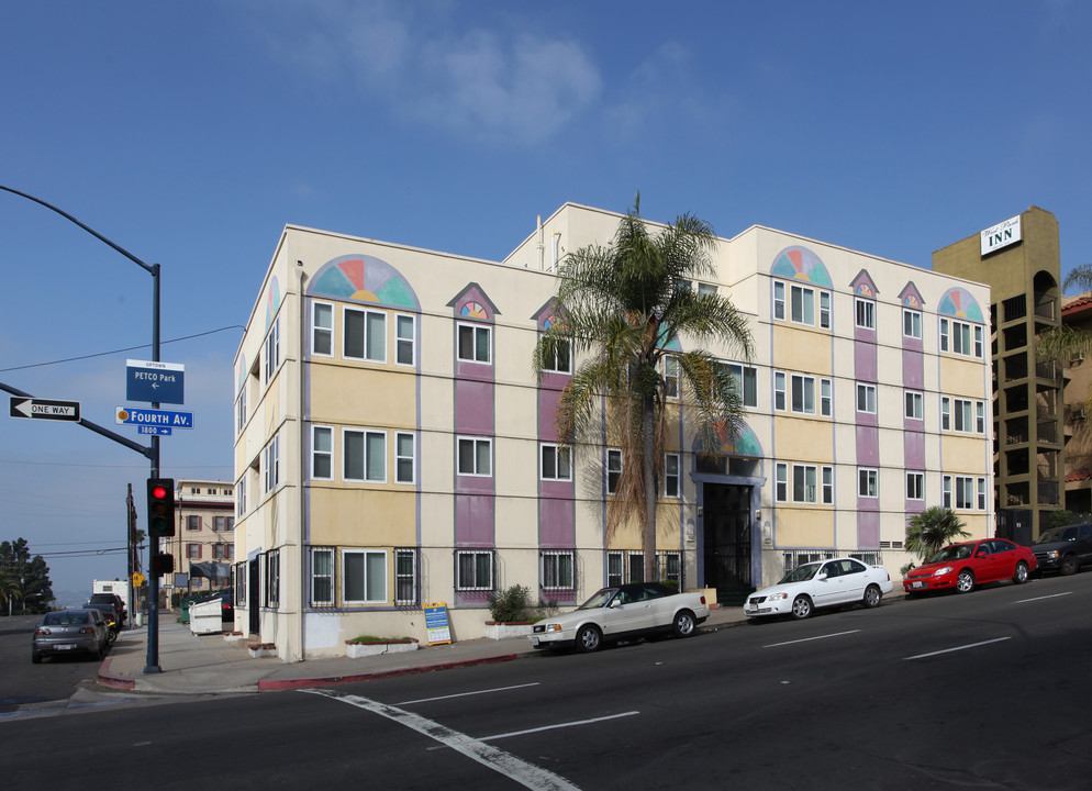 Grandview Apartments in San Diego, CA - Foto de edificio