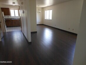 551 Douglas St in Fallon, NV - Building Photo - Building Photo