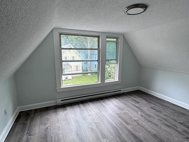 111 Laurel Hill Ave, Unit 3