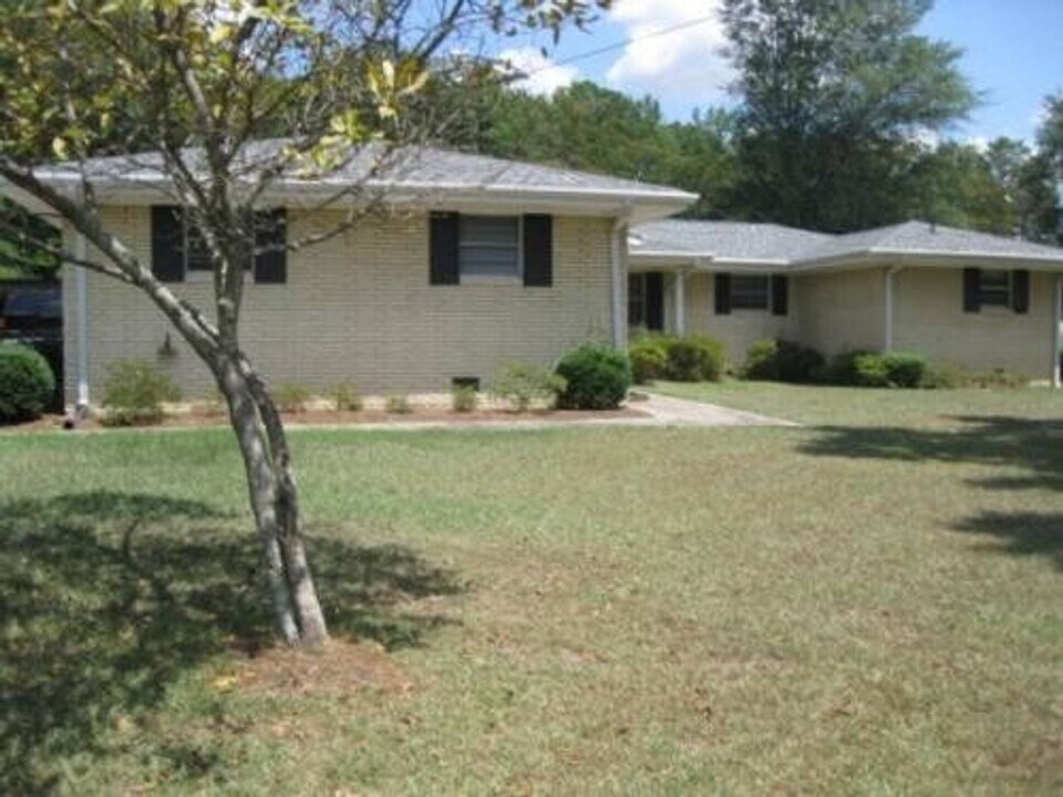 8674 Bowden St in Douglasville, GA - Building Photo