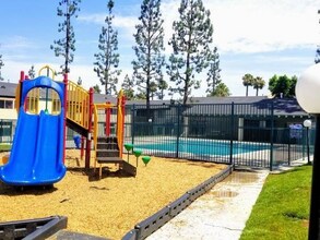 320 Smilax Rd in San Marcos, CA - Building Photo - Building Photo