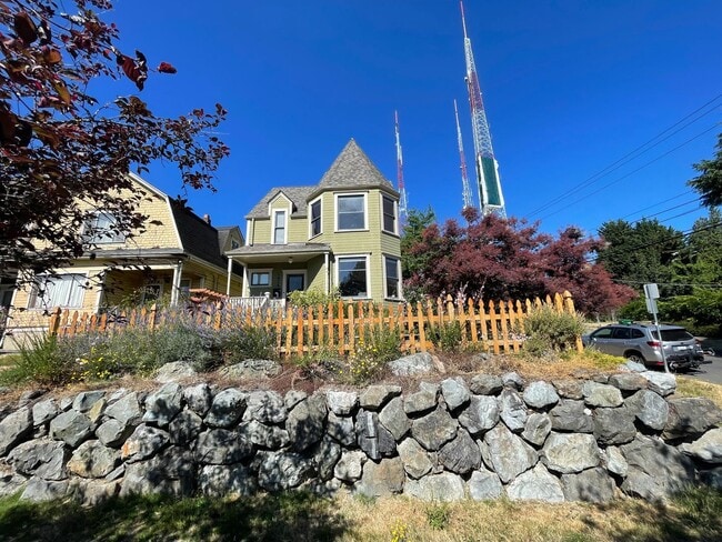 property at 1475 20th Ave