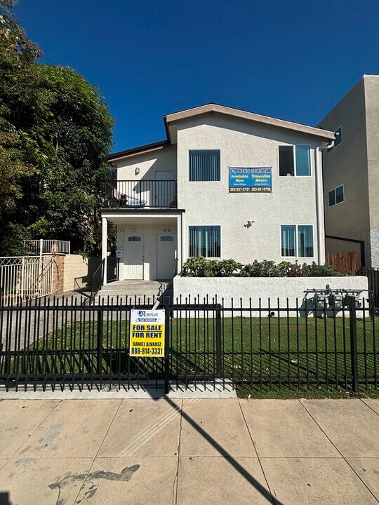 123 1/2 E 88th St in Los Angeles, CA - Building Photo