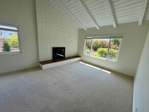 706 Piedras Oro Calle in Encinitas, CA - Building Photo - Building Photo