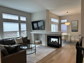 10592 Pearlwood Cir in Highlands Ranch, CO - Foto de edificio - Building Photo