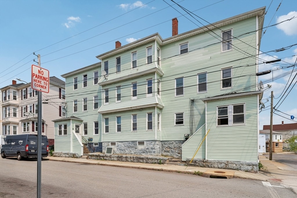 344 Jencks St in Fall River, MA - Building Photo