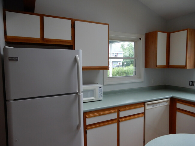 24 Witham St, Unit 17 in Sanford, ME - Building Photo - Building Photo