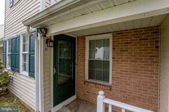 17 Taylors Way in Southampton, PA - Building Photo - Building Photo