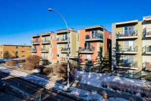 The Strahan in Calgary, AB - Building Photo