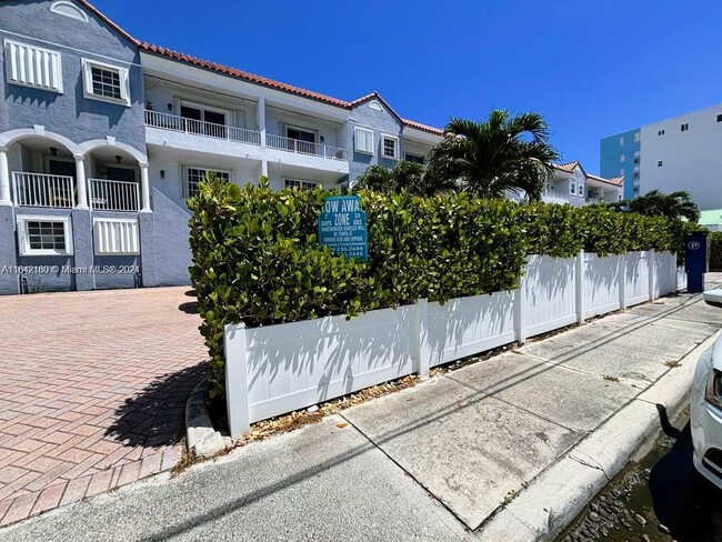 349 Virginia St in Hollywood, FL - Building Photo - Building Photo