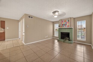 1500 Bay Area Blvd in Houston, TX - Building Photo
