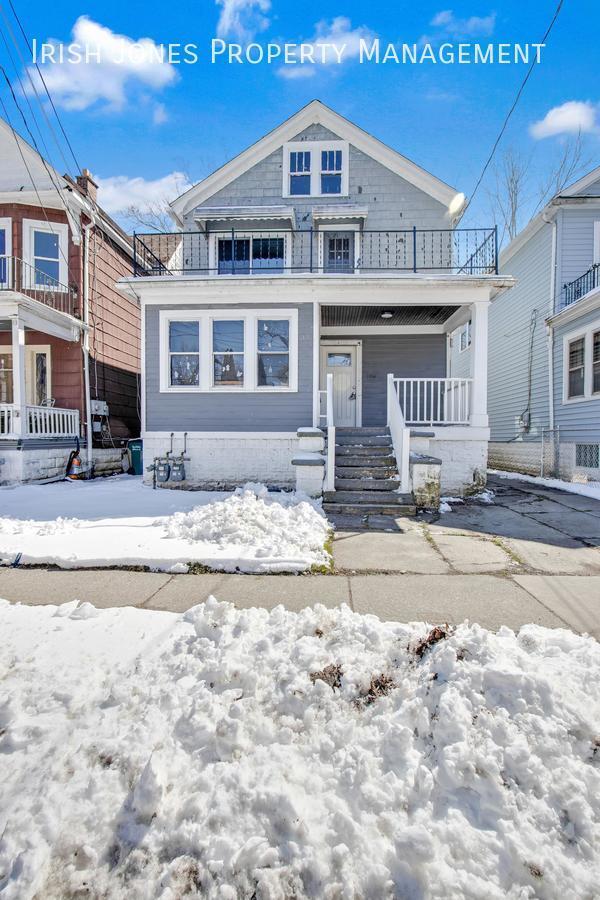 property at 35 Weyand Ave