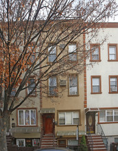 144 Newel St in Brooklyn, NY - Building Photo - Building Photo