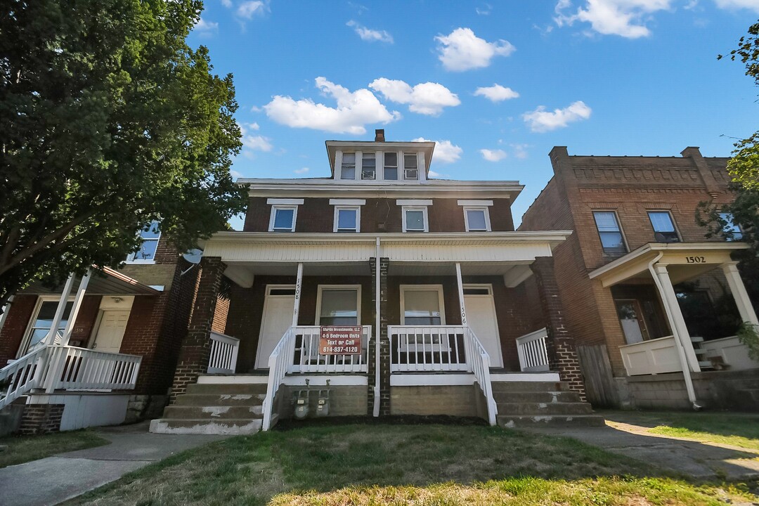 1506 Summit St in Columbus, OH - Foto de edificio
