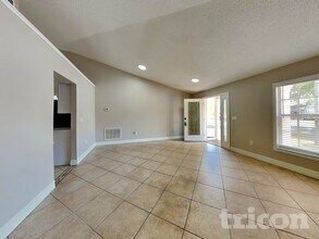 1904 Ellington Ct in Valrico, FL - Building Photo - Building Photo