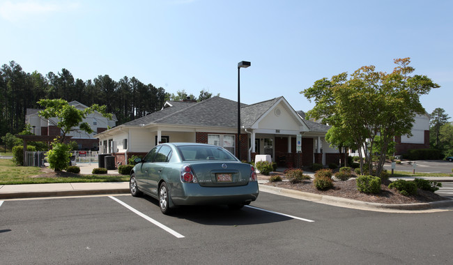 The Oaks at Brier Creek in Raleigh, NC - Foto de edificio - Building Photo