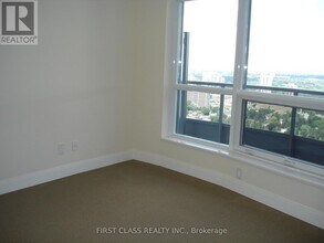 125 Village Green Square in Toronto, ON - Building Photo - Building Photo