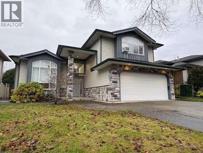 23923-23121 121 Ave in Maple Ridge, BC - Building Photo - Building Photo