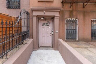 206 Ashland Pl in Brooklyn, NY - Building Photo - Building Photo