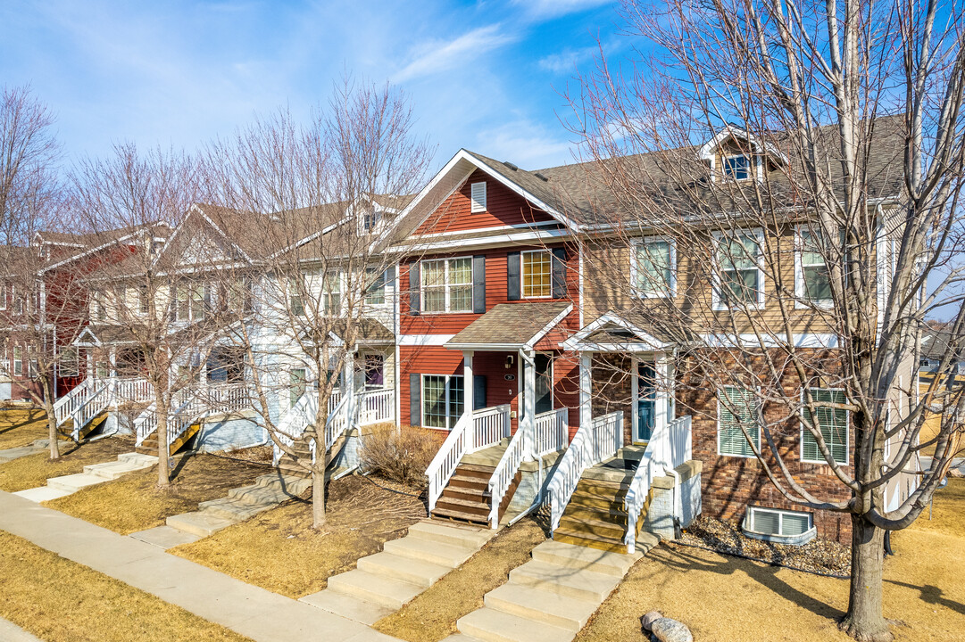 Glynn Village Townhomes in Waukee, IA - Building Photo