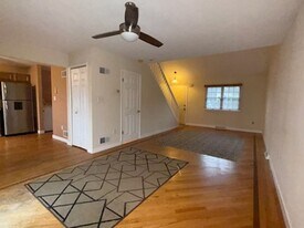 33 Jean Lo Way in York, PA - Building Photo