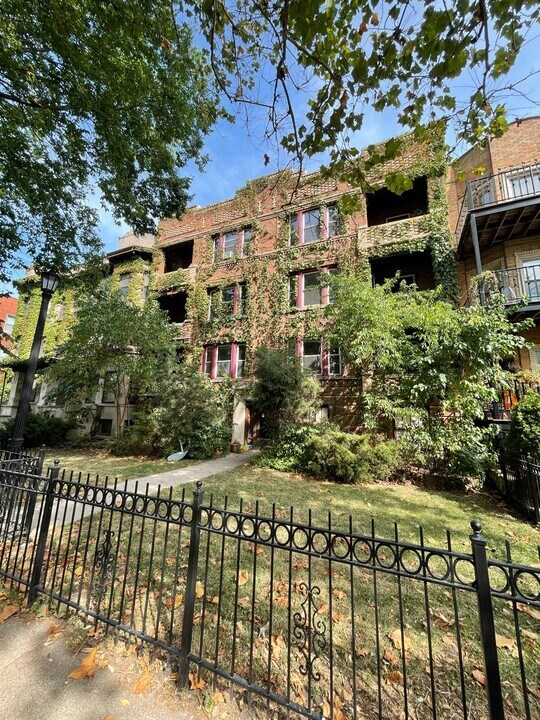 4636 N Malden St in Chicago, IL - Building Photo
