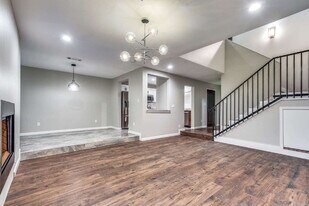 9228 Flickering Shadow Dr in Dallas, TX - Building Photo