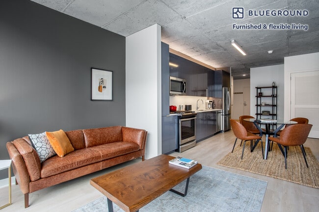 311 W Illinois St in Chicago, IL - Building Photo - Building Photo