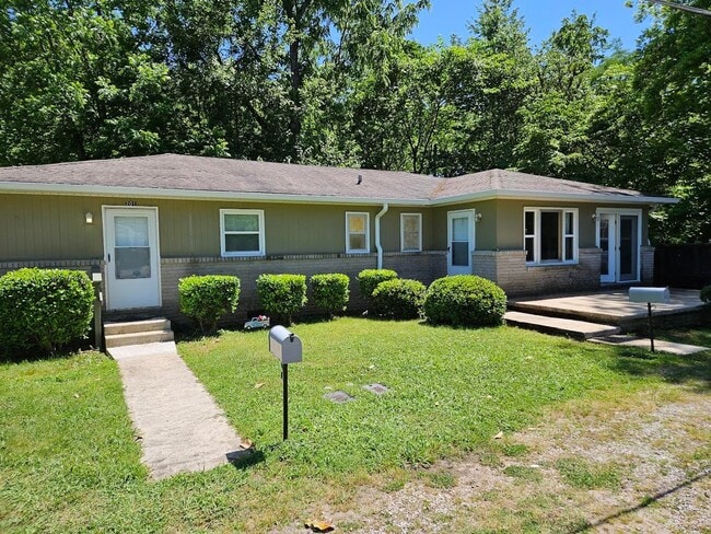 property at 203 9th Ave NW