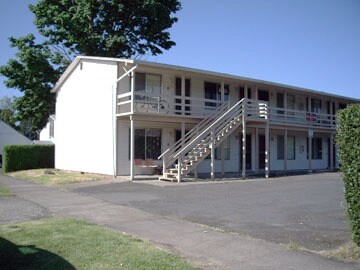 182 NE Jackson St in Hillsboro, OR - Building Photo