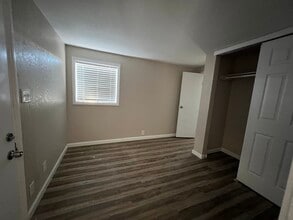 283 W Pinedale Ave, Unit 283 W Pinedale Ave in Fresno, CA - Foto de edificio - Building Photo