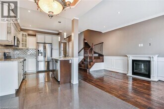 42 Madonna Dr in Hamilton, ON - Building Photo - Building Photo