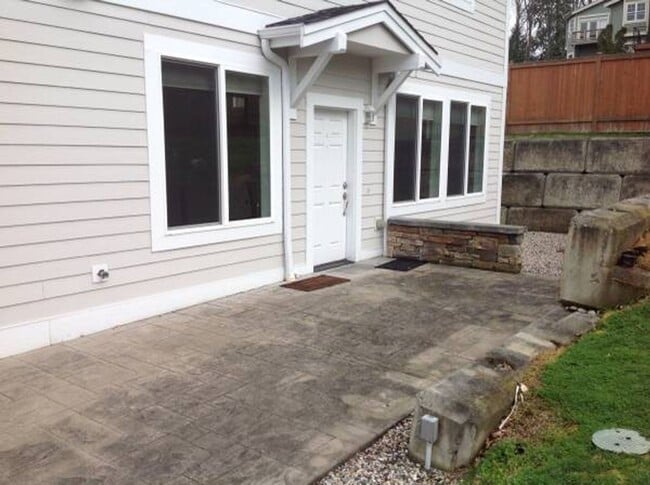 1102 Kirkland Ave in Kirkland, WA - Building Photo - Building Photo