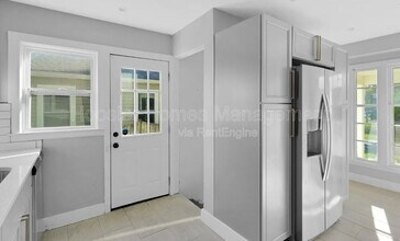 5017 Indianola Ave in Indianapolis, IN - Building Photo - Building Photo