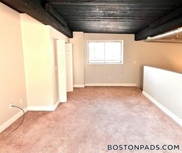 26 Portland St, Unit 102 in Worcester, MA - Building Photo - Building Photo