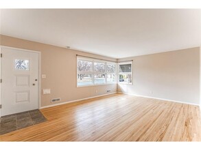 3416 Baillif Pl in Bloomington, MN - Foto de edificio - Building Photo
