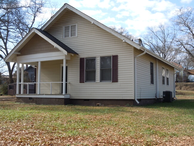 3 Walnut St in Spartanburg, SC - Foto de edificio - Building Photo