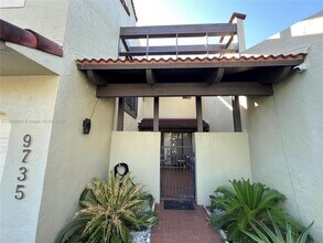 9735 Costa Del Sol Blvd in Doral, FL - Building Photo - Building Photo