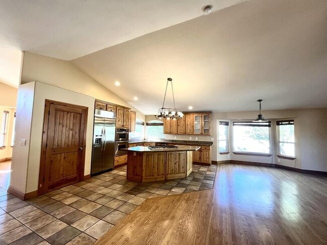 property at 6363 Murray Bluffs Dr