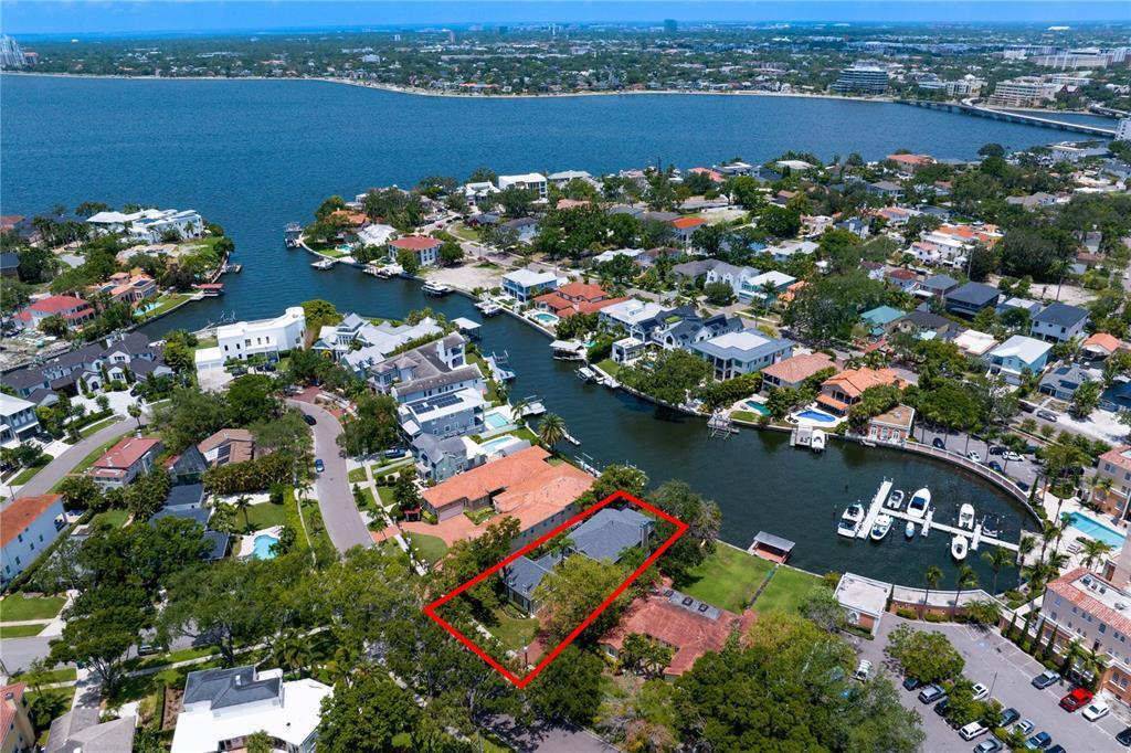 98 Baltic Cir in Tampa, FL - Building Photo