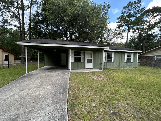 property at 120 Pointe S Dr