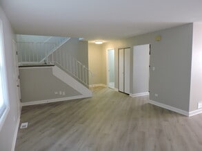 407 Beechwood Dr in Westmont, IL - Building Photo - Building Photo