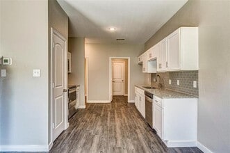 1110 Woburn Dr in Garland, TX - Building Photo - Building Photo