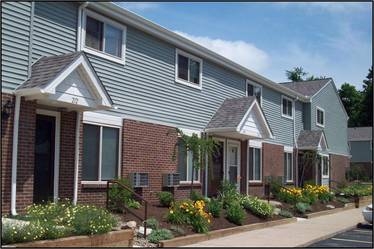 Village Park Homes in Sunbury, OH - Foto de edificio