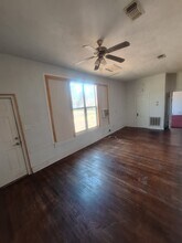 922 Grand Ave, Unit A in Yazoo City, MS - Foto de edificio - Building Photo